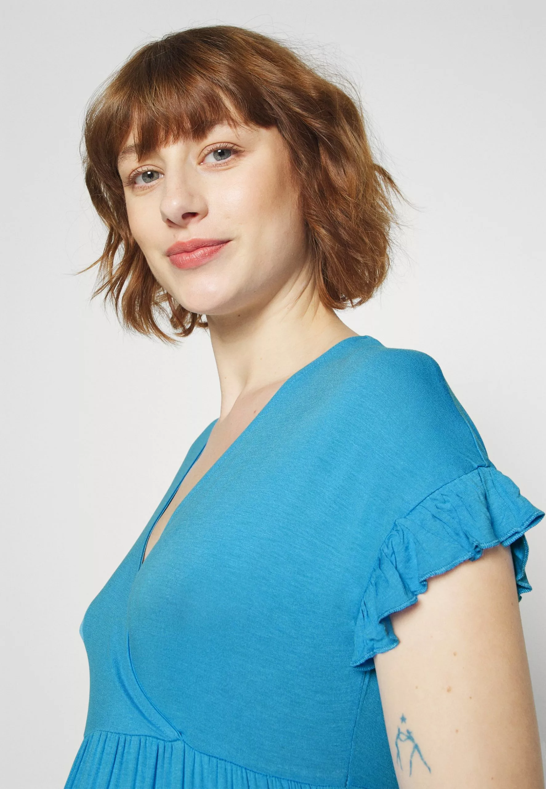 Mamalicious MLHELEN TESS MIDI DRESS - Jerseyjurk 4 Mamalicious MLHELEN TESS MIDI DRESS - Jerseyjurk - Afbeelding 4