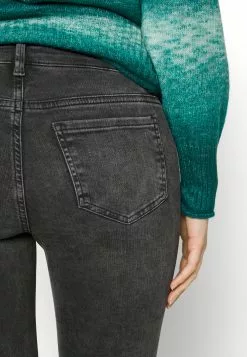 Mamalicious MLSITKA SLIM SLIT CROPPED - Jeans Skinny Fit -Mamalicious Winkel 1283865e8e654d23b3c1340c20840a56