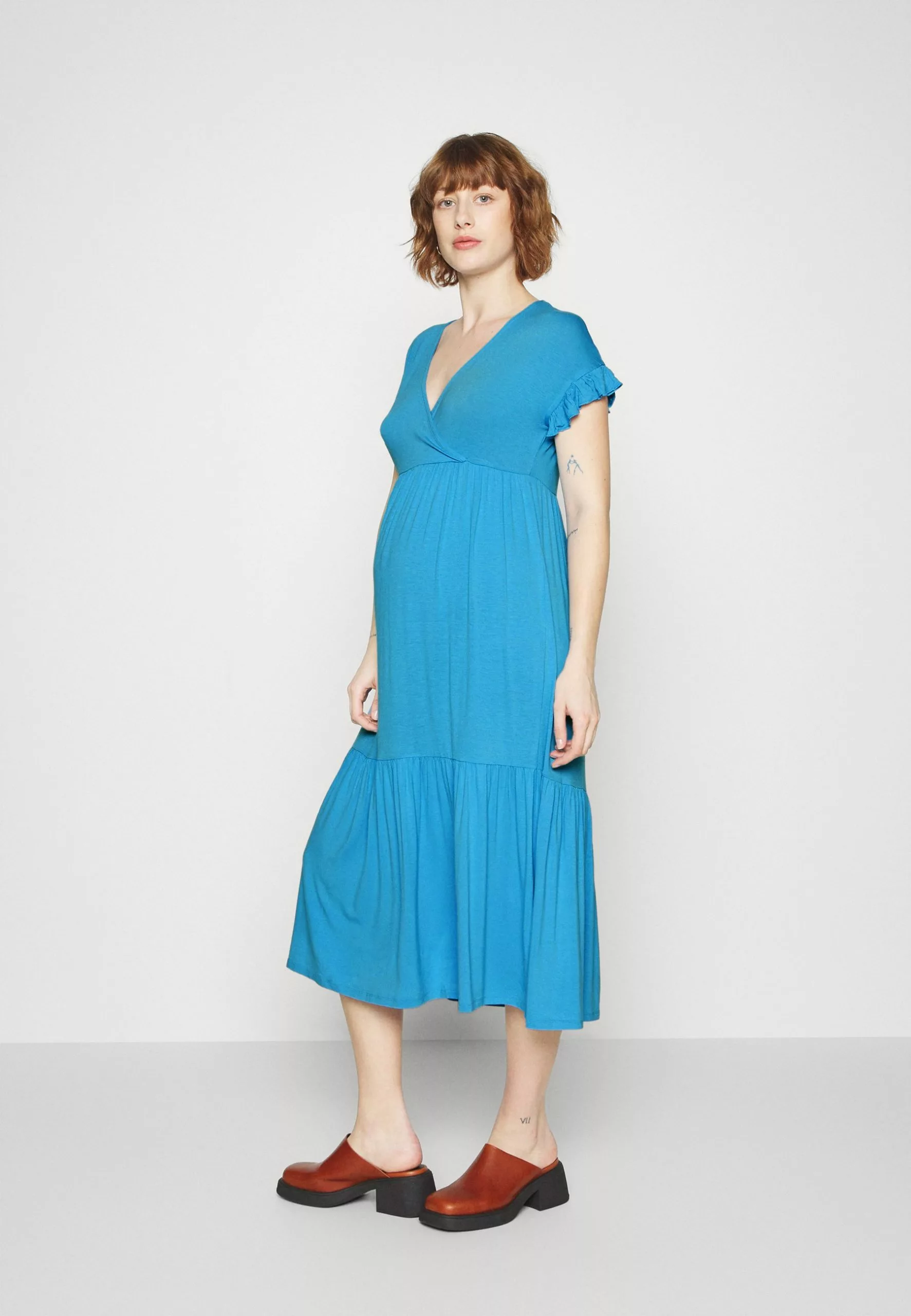 Mamalicious MLHELEN TESS MIDI DRESS - Jerseyjurk 1 Mamalicious MLHELEN TESS MIDI DRESS - Jerseyjurk