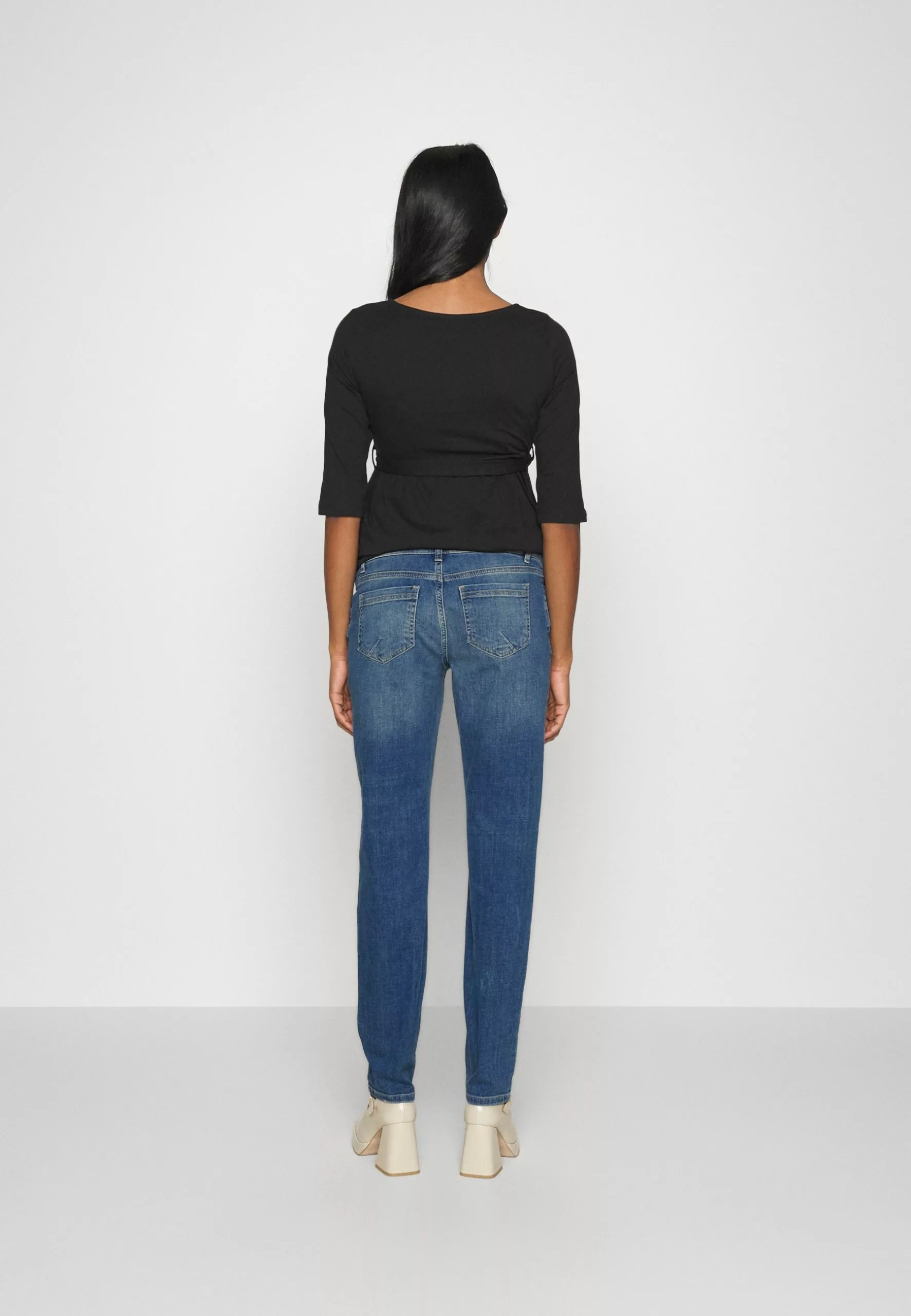 Mamalicious MLCEDAR REGULAR - Straight Leg Jeans 3 Mamalicious MLCEDAR REGULAR - Straight Leg Jeans - Afbeelding 3